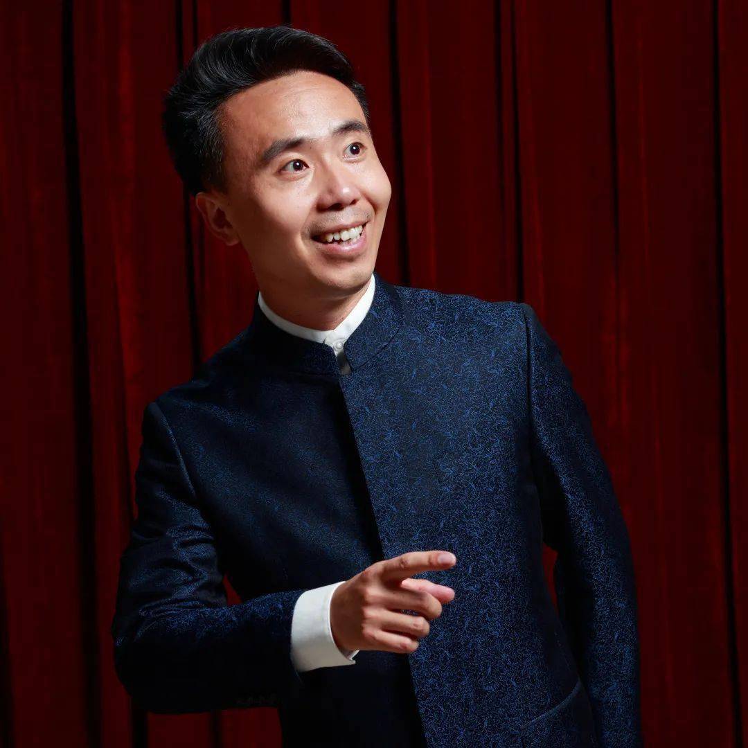 中国煤矿文工团说唱团优秀青年相声演员,中国曲艺家协会会员,北京曲艺