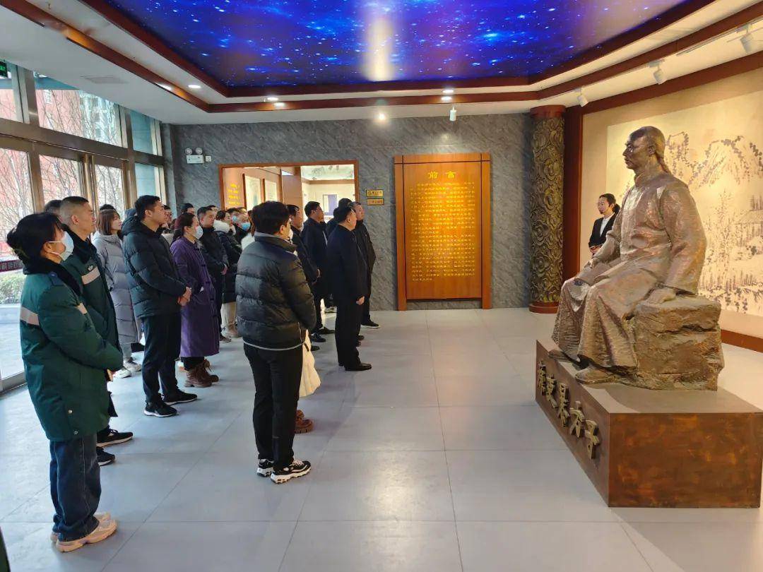 滑州""不忘初心 牢记使命"两层主题展厅,聆听了暴方子勤廉典型事迹