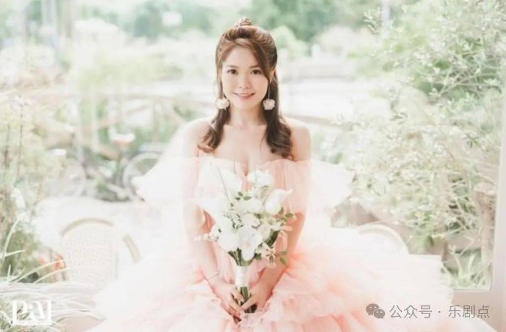 获老公浪漫公主抱,多位主持人到贺_何曼筠_婚礼_照片