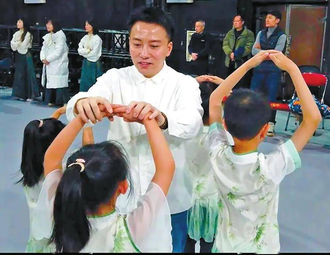 《小雅·鹿鸣》师生合唱团赴京参加央视元宵晚会演出