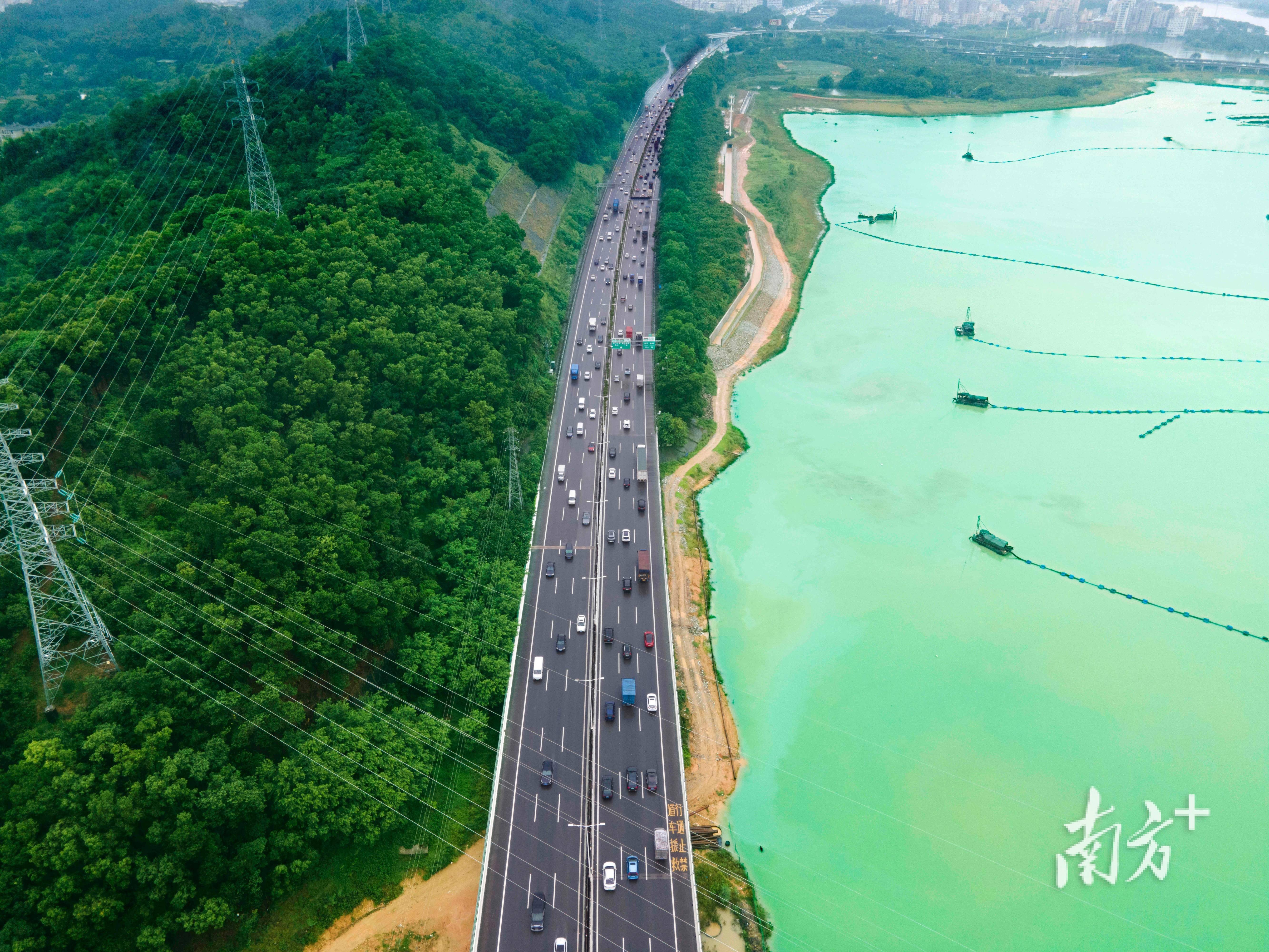 会上透露,2023年,广东加快构建现代化综合立体交通网