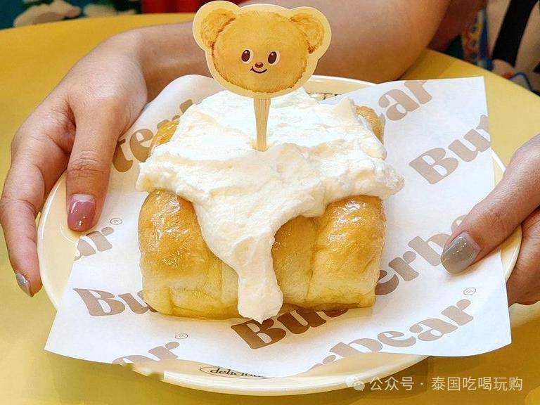 凭借卖萌出圈的泰国甜点新顶流「黄油小熊」,居然是个男生?