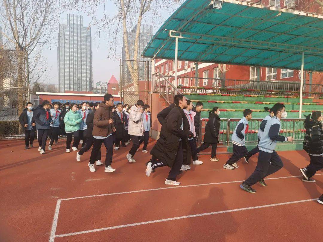 消防车开进校园 上好开学第一课——丰台消防深入北京市赵登禹中学