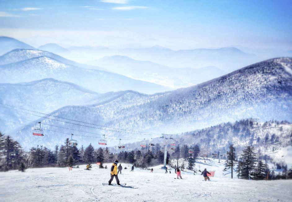 北大湖滑雪度假区依旧热"雪"沸腾滑雪热情不减反增据介绍2月24日至25