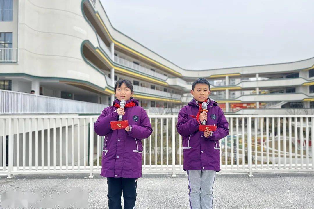 龙重登场 沐光而行 | 哲商现代实验小学举行新学期开学系列活动_向