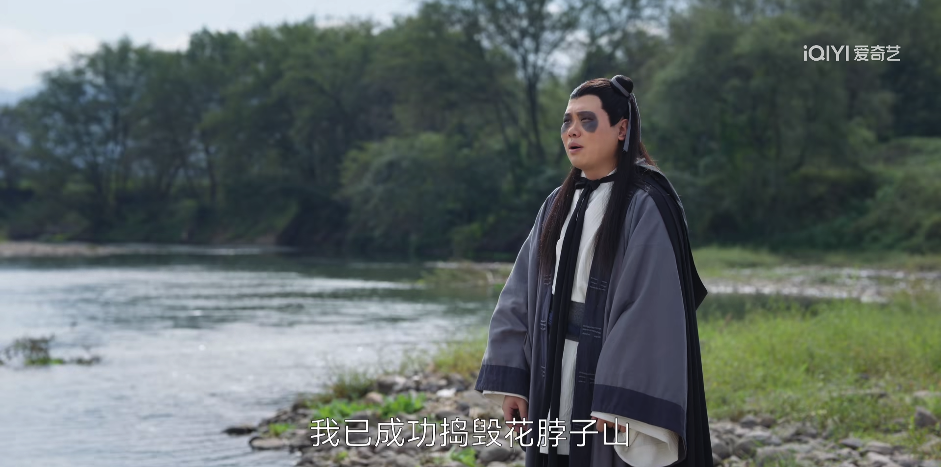 "吕严曾说,"喜剧的编剧更多的是奠定基础,至于怎么发芽,要找好的喜剧