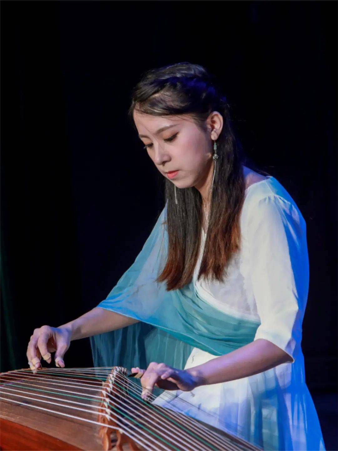 3月2日"音乐下午茶",3月10日"美丽星期天",两场