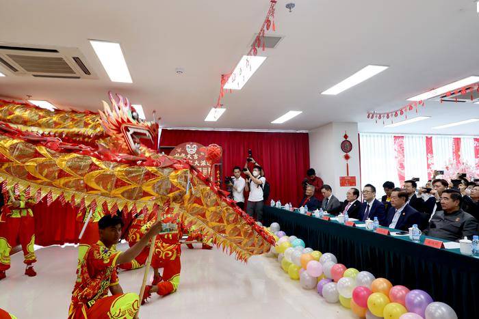 陈聪表示,此次活动是今年柬埔寨"欢乐春节"主题活动的压轴戏,标志着