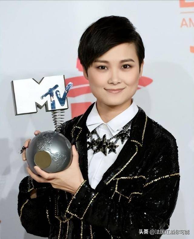 比如说,前段时间热播的《超新星全运会》中的嘉宾,就有很多是我们耳熟