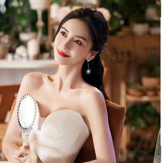 刘诗诗出轨小鲜肉?某女星做小三逼宫?小扒问答回复_杨颖