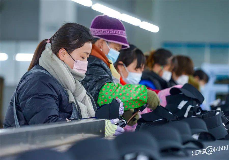 江苏24小时|如皋:乡村"微工厂"助妇女就业_摄影_上线_企业