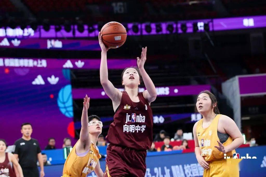 女篮决赛现场."未来就努力训练吧"在中国持续了8年的jr.