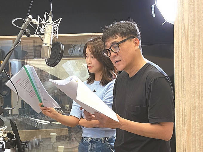 蓝盈莹和何冰在配音.