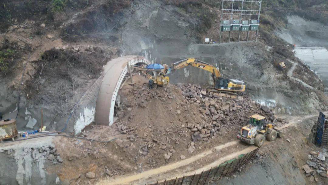 在104国道永嘉三江至黄田段改建工程控制性工程野树山隧道与中村隧道