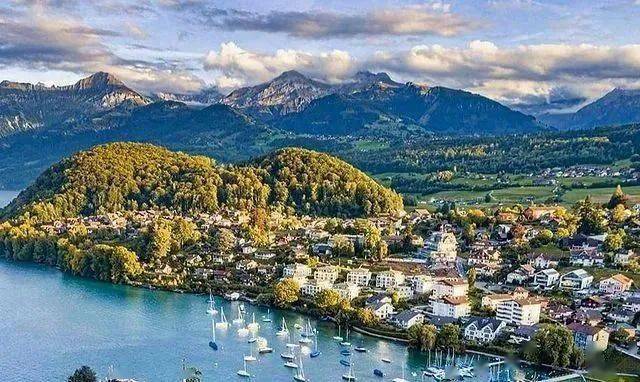 瑞士施皮茨古堡小镇,胜似仙境的地方!