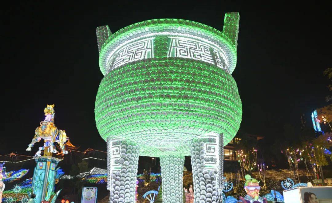 中国"盐"值最高的城市,坐拥宇宙最强灯会_自贡_摄影_彩灯