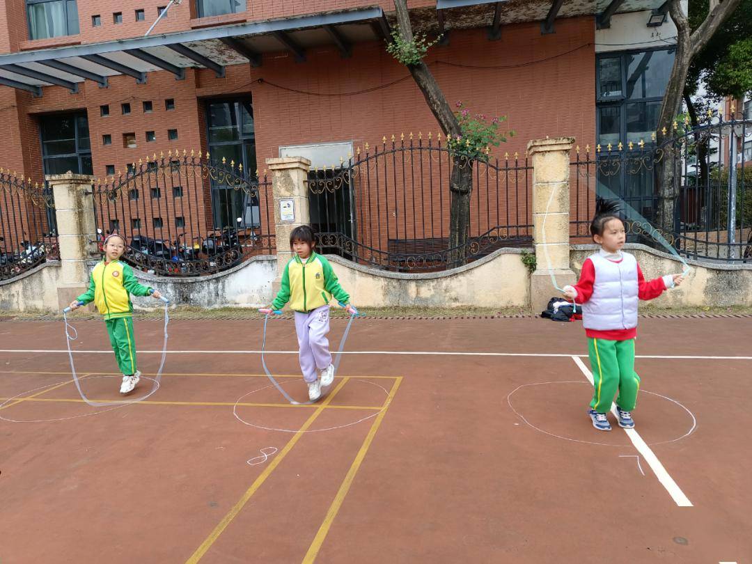 "绳"彩飞扬展"兴和" ,悦动身心健体魄_比赛_跳绳_学子