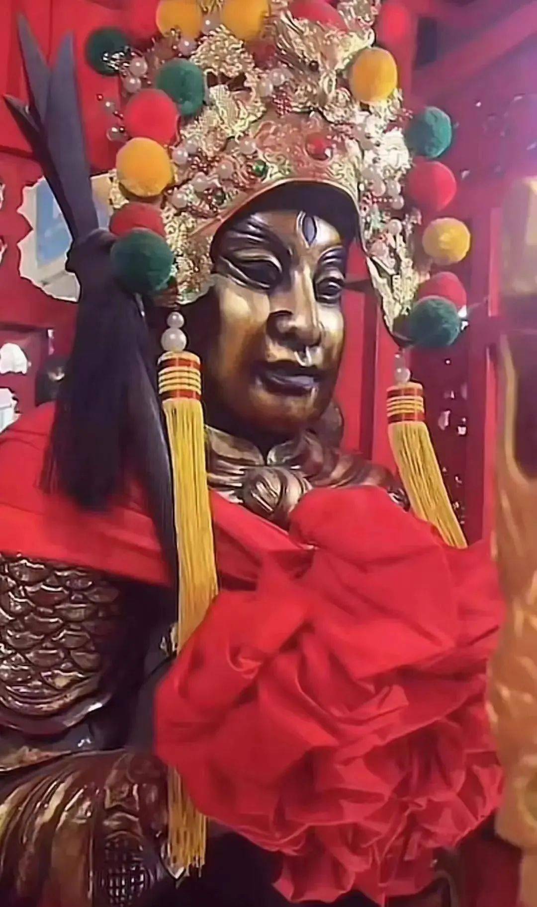 迎"大帝"由街道福首(理事总理)牵头组织举行迎"五显华光大帝","大帝"