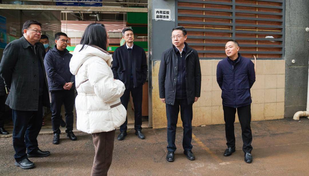 何友生:以文明城区创建助推高质量发展_工作时_问题_群众