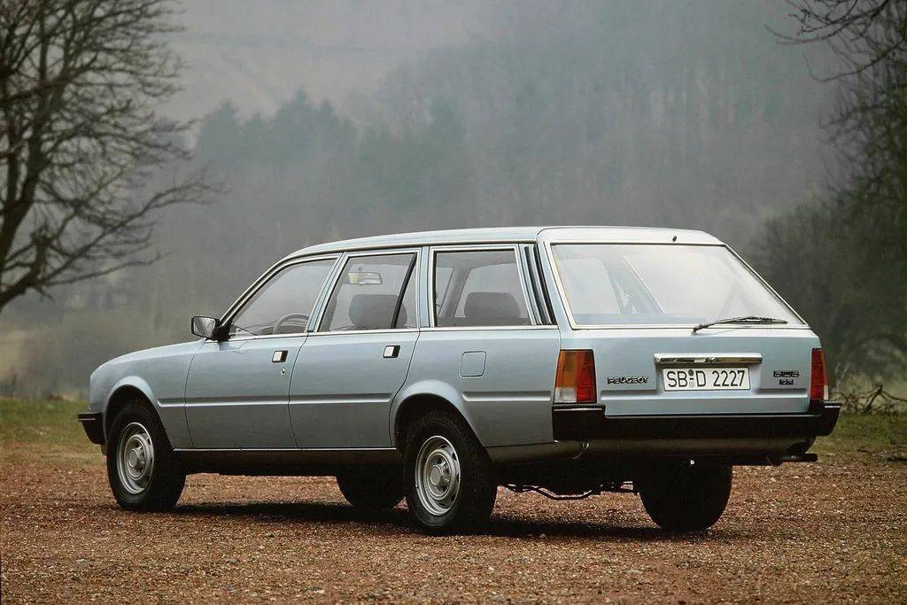 而当时推出的首款车型,就是"广州标致505 sw8"旅行车