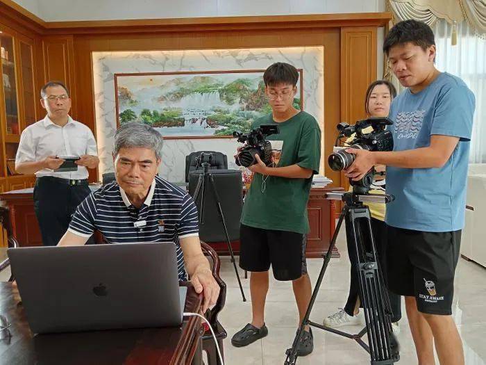 林丰俗妙手丹青为岳山造林增色_怀集_创作_工作