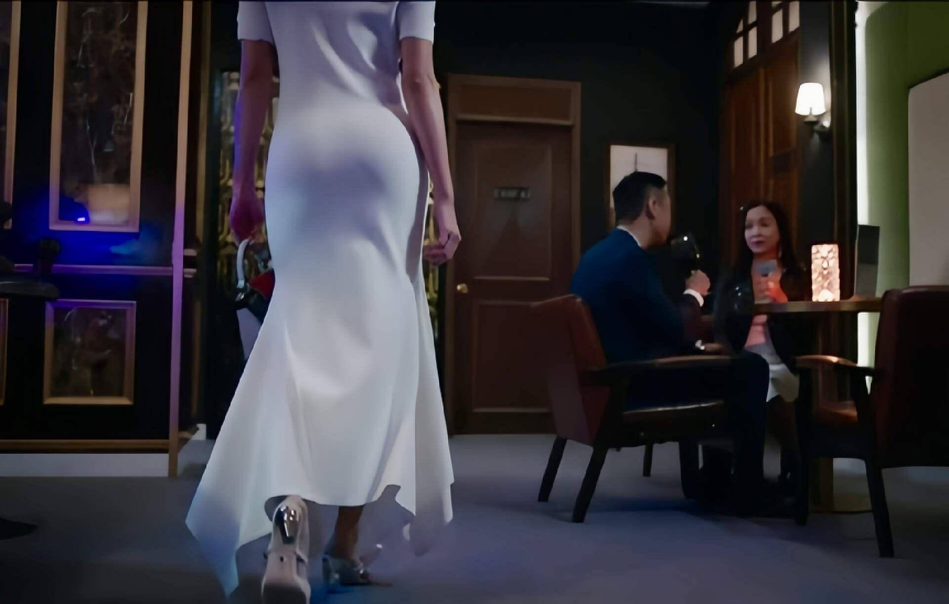 tvb女星张曦雯新剧s形身材抢镜,遭男拍档狼吻香肩,演心机女获赞_发展