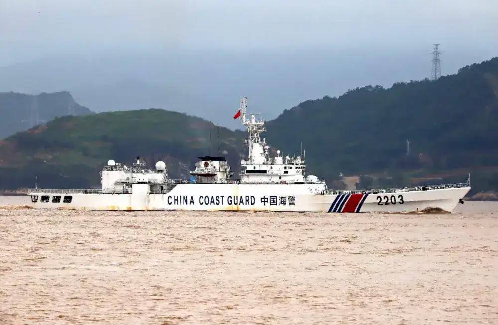 我海警舰管控台伪小艇似鲸鱼驱虾米厦门战舰云集保持高压态势