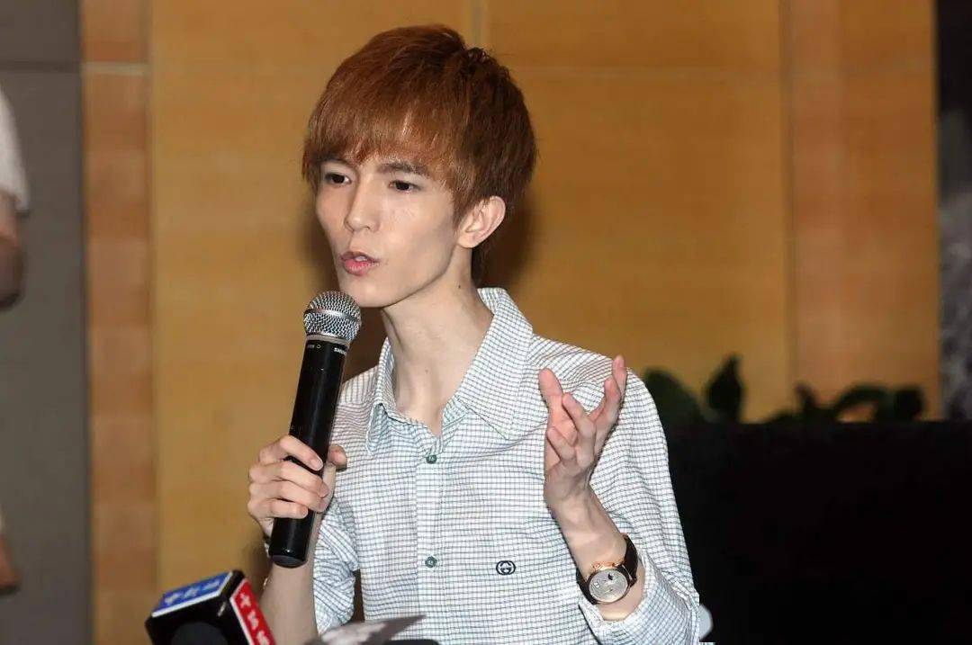 最后,我们希望郭敬明和程潇能够从这个事件中汲取教训,以更加成熟和