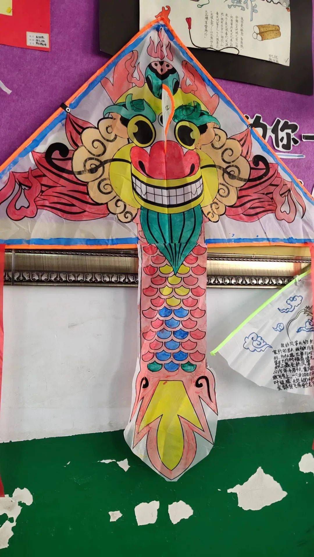 他们的风筝作品不仅外形美观,更展现出了对中国传统文化的理解和尊重.