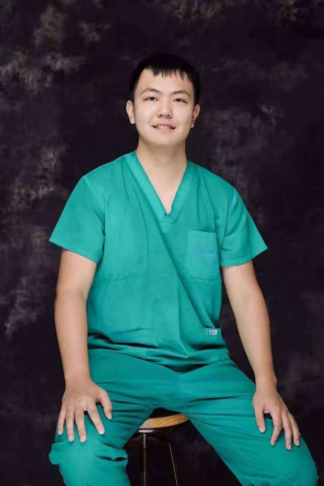 共同第一作者杨仁杰首都医科大学宣武医院在读博士研究生,师从焦力群