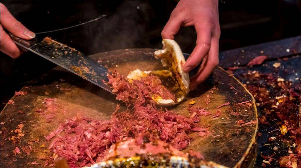 老火靓汤cantonese herbal soup老火靓汤,别名广府汤,属于粤菜.