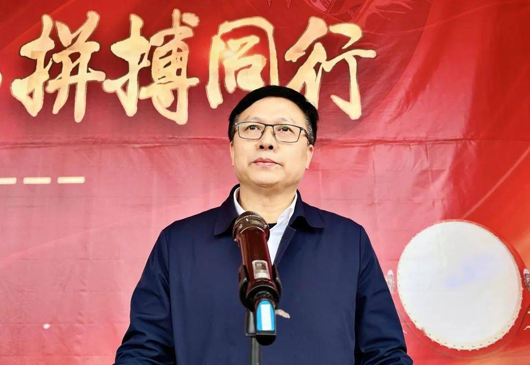 战鼓擂誓圆梦耒阳二中等高中学校举行高三百日誓师暨成人典礼大会