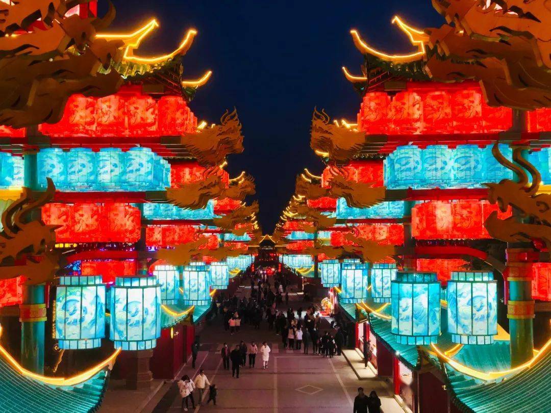 地址:富平县阎富友谊路中段(中华郡)中华郡景区是本次赛事半程马拉松