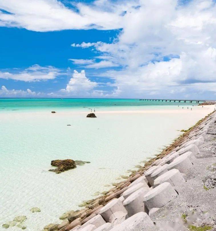 它有比肩东南亚顶级海岛的碧海白沙,却更有序,留白,清爽,160个离岛个