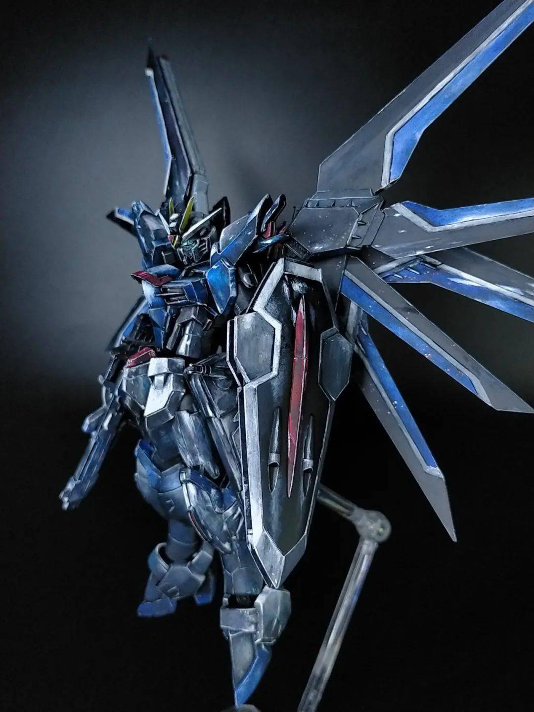 飞升自由从盒子的封绘蹦出来了!_效果_公众_高达