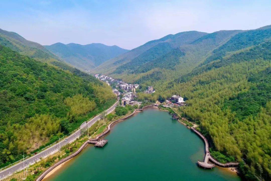 仙山湖垂钓-古潮观鱼景区,位于仙山湖景区北侧,占地面积600多亩.