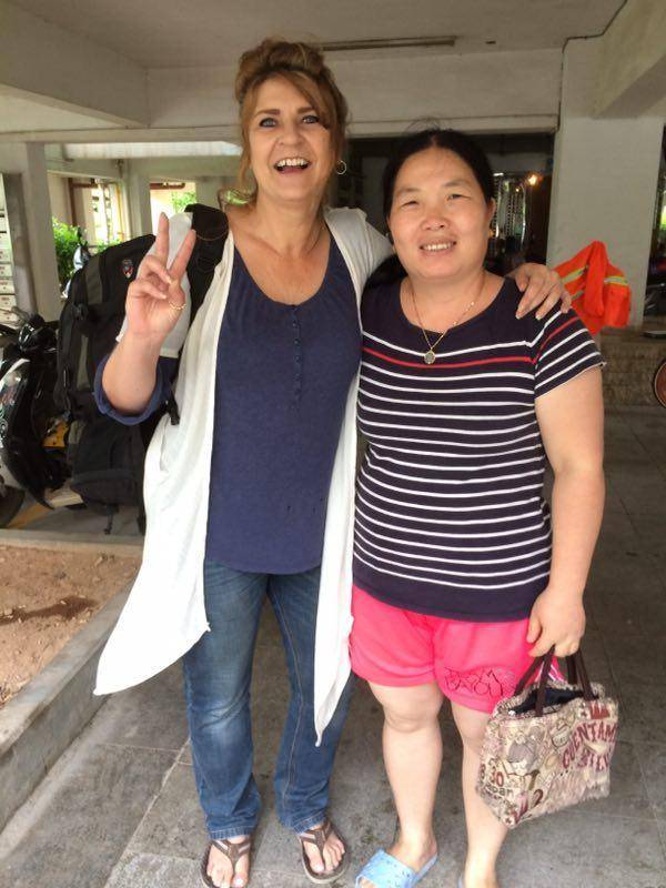 热辣滚烫的她们30岁自学英语钟点工变身外教管理员