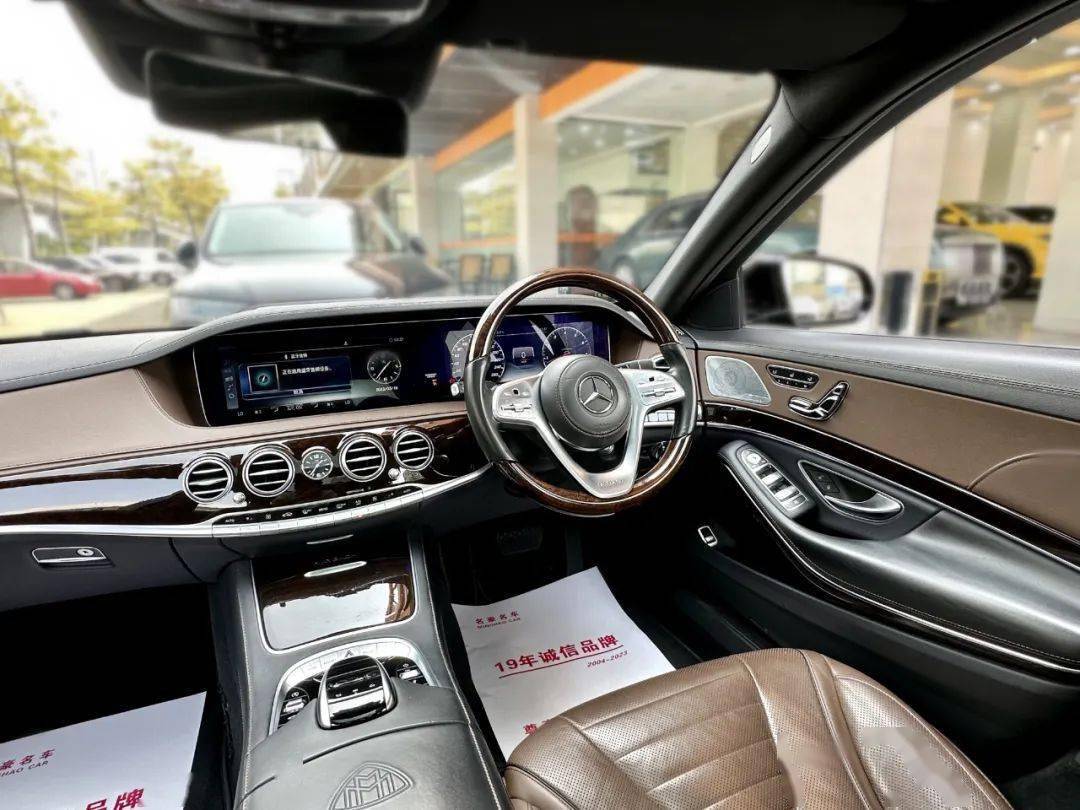 新车上架迈巴赫s560礼待天下顶级奢华体验