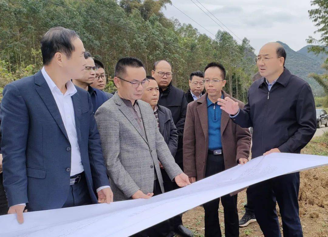 韦平到兴宾区调研联系重大项目建设工作