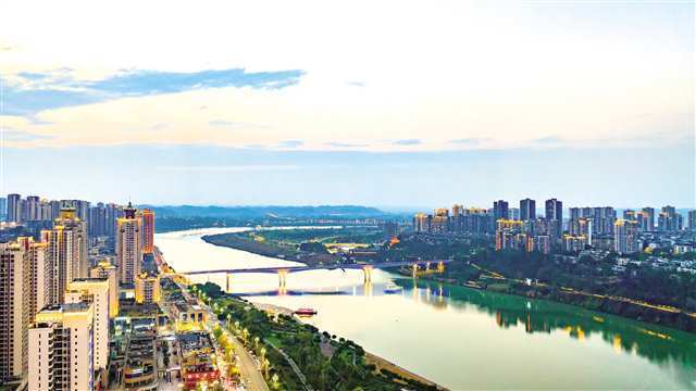 依托成渝"双圈"精准发力 落实"一号工程"成势见效_建设_地区_重庆