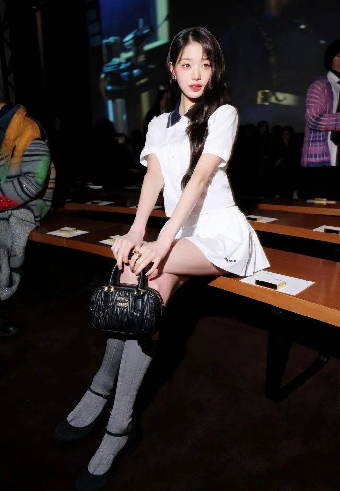 伊周星潮流lisa空降lv大秀chanel独宠jennieblackpink时装周真的赢