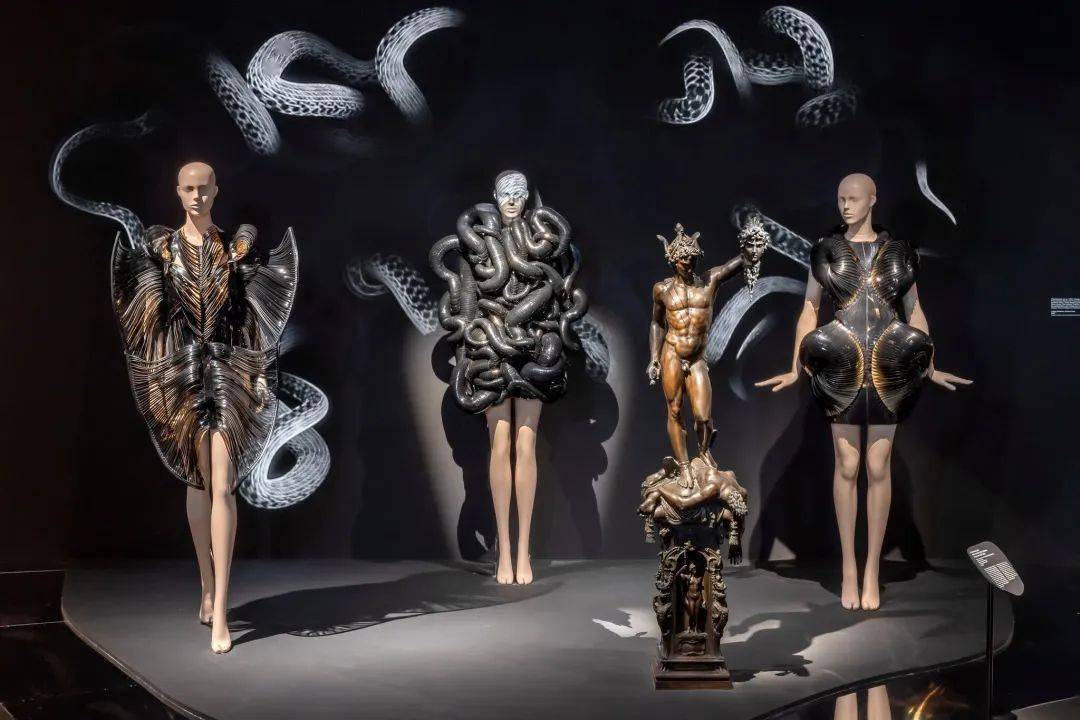 当时装进入博物馆如何通过展览勾勒文化叙事