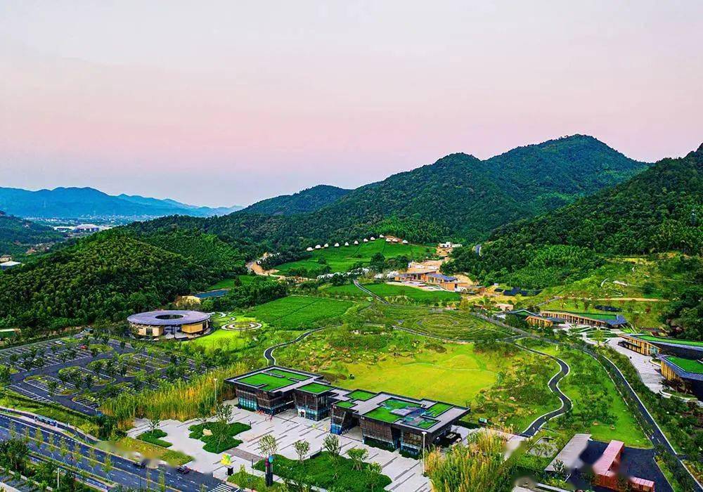 雨林餐厅自助早餐一份下渚湖湿地公园奇幻谷任选2张芙罗拉花园游玩等
