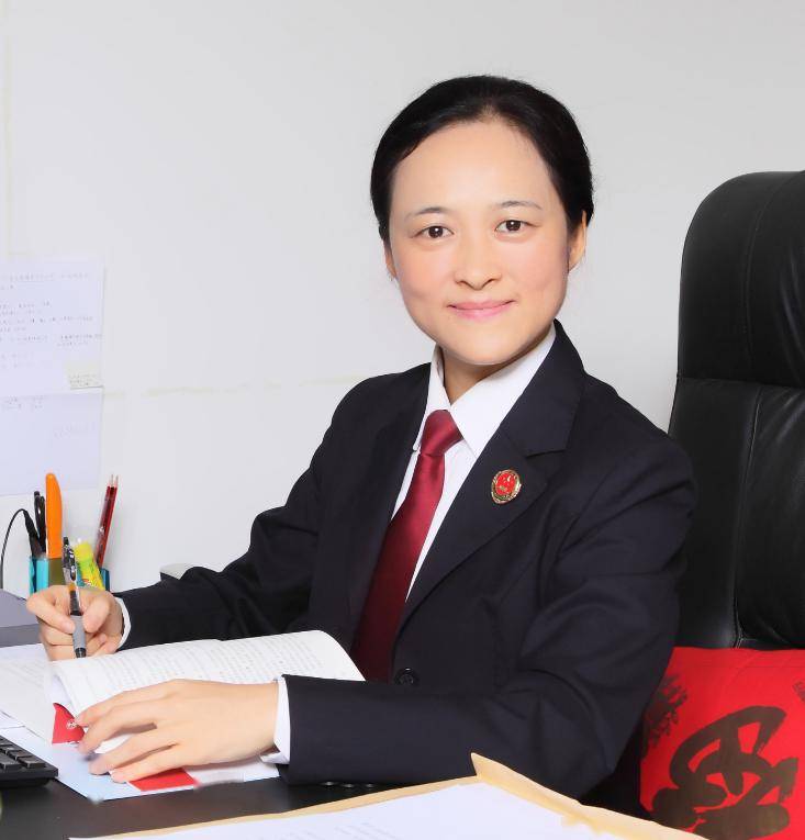 张颖3女,中山市第二人民法院刑事审判庭副庭长,审判员,一级法官钟春连