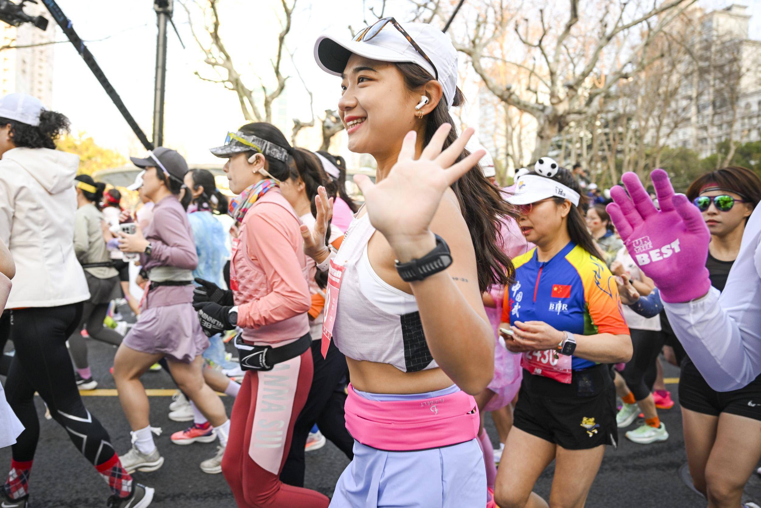 图集|感受她力量,上海女子半马开跑_长宁区_女性_参赛