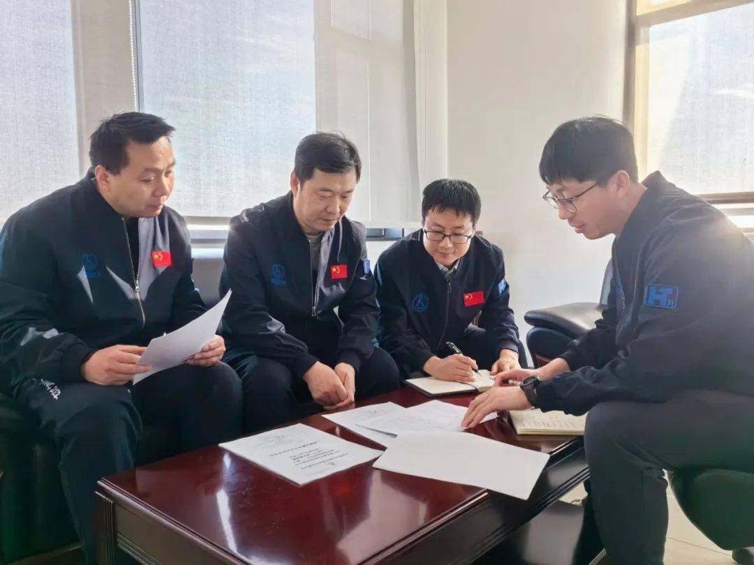 刘悦惟实励新精进臻善