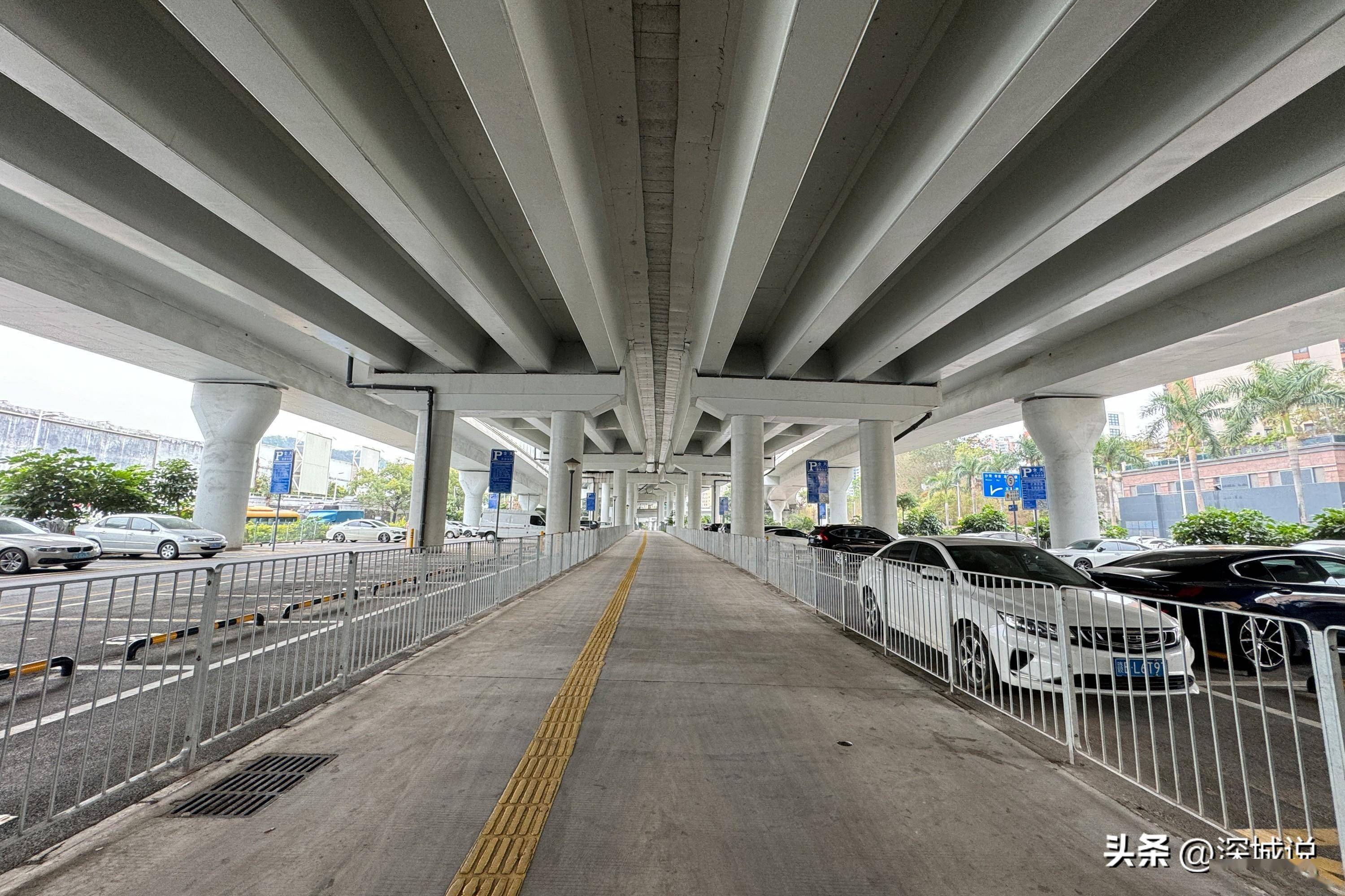 高架桥底空间再利用,深圳龙岗新增"宜停车"泊位就在桥下_缴费_停车位_