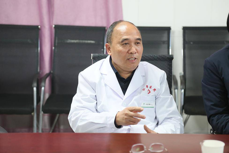 我院召开药事管理与药物治疗学委员会会议