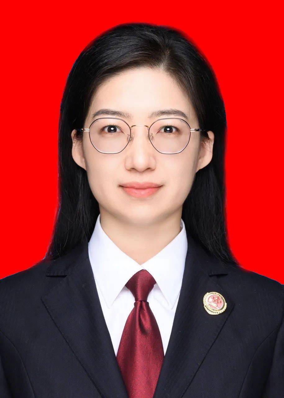 陈亚玲退休后依然发挥余热,加入钟楼社区银发红袖章志愿服务队,哪里有