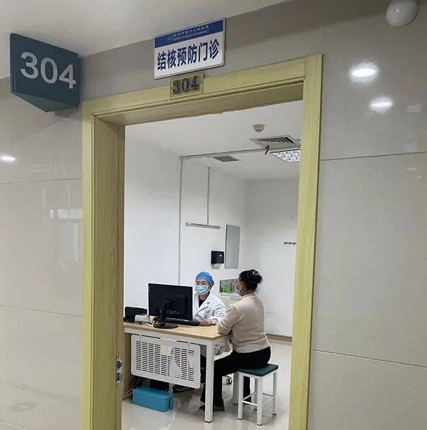 门诊时间:周一至周五,上午8:00—11:30,下午13:00—16:00门诊信息预防